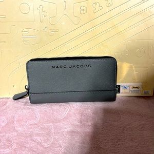 Marc Jacobs wristlet wallet, Grey and Black, Gently Used